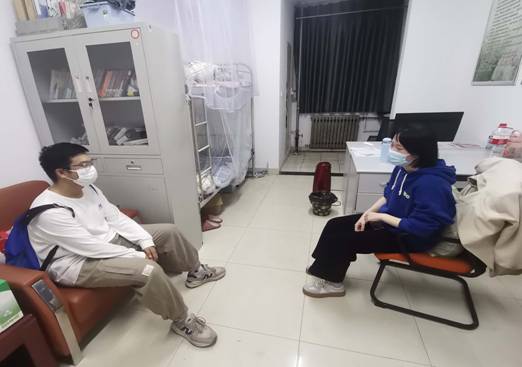 輔導(dǎo)員與學(xué)生談心談話1